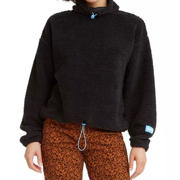Levi’s black Sherpa pullover - Picture 1 of 4